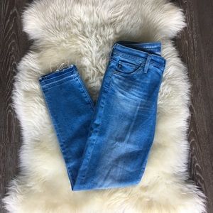 AG mid-rise slim straight Capri